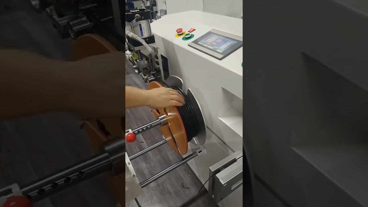 Macchina Automatica per Conteggio, Taglio, Legatura e Avvolgimento di Cavi #macchina #fabbrica
