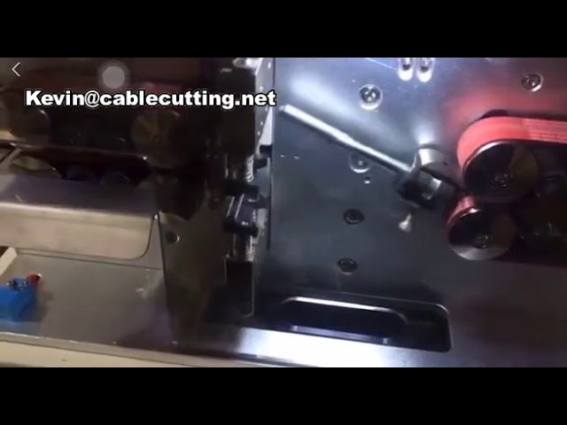 Macchina per taglio e spelatura di guaina interna ed esterna per cavi elettrici multipolari multifunzione