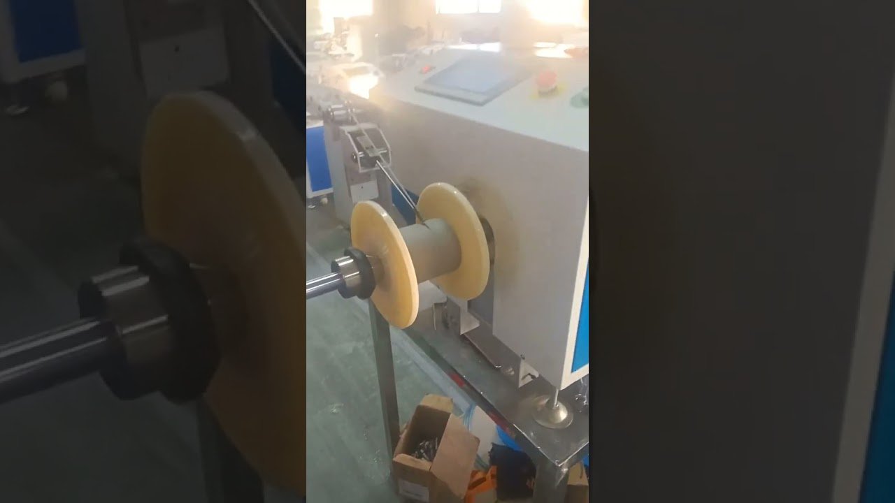 Macchina Avvolgitrice per Filo con Traslatore Automatico #fabbrica #macchinari