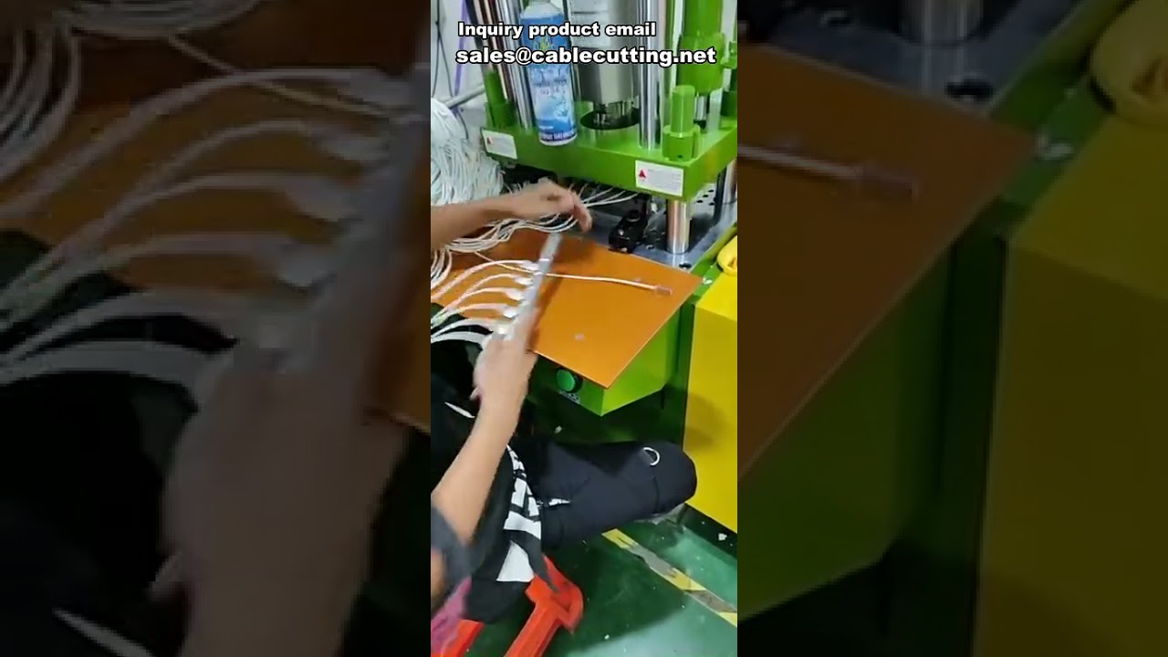 Macchina Formatrice per Cavi Dati Elettronici, Macchina per Iniezione e Formatrice per Plastica: Automazione di Precisione