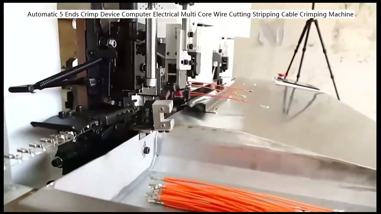 Dispositivo automatico per crimpatura a 5 capi – Taglio, spelatura e crimpatura di cavi elettrici multifilo per computer