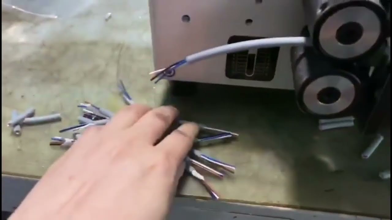 Macchina automatica per taglio e spelatura cavi – lunghezza 1-999.999 mm