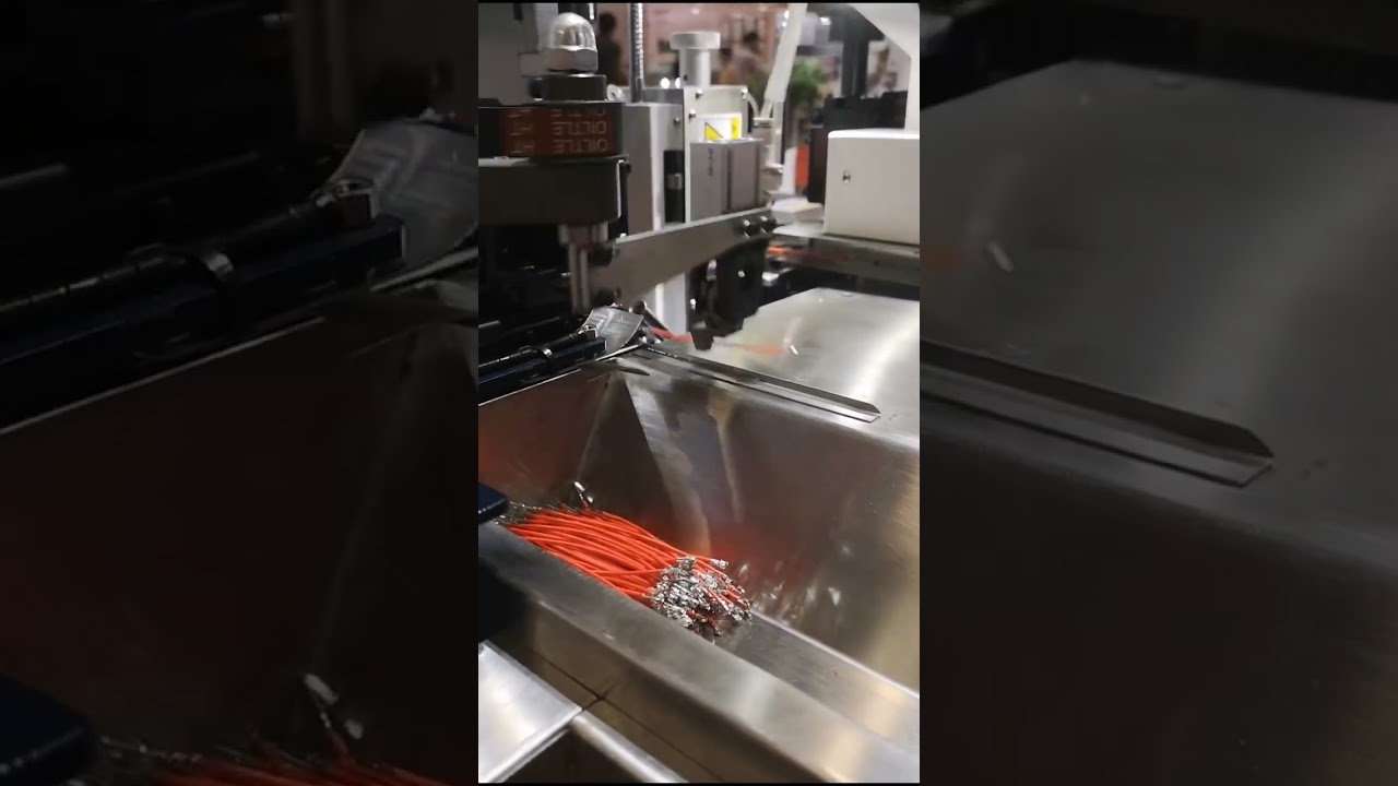 Macchina crimpatrice full servo: veloce, silenziosa e precisa per la tua fabbrica #fabbrica #macchina