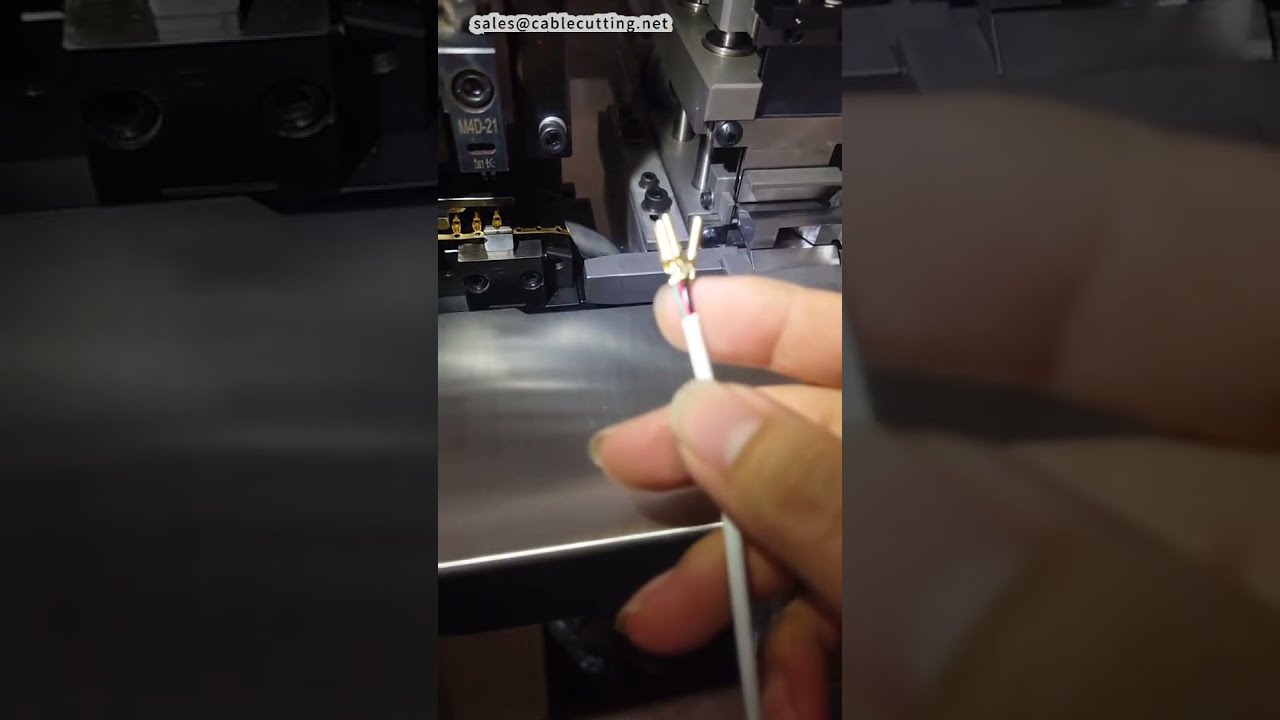 Macchina spellafili e crimpatrice multianima per guaine ultra corte - lunghezza minima 10mm