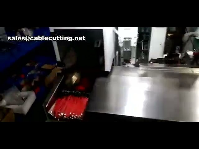 Macchina Automatica per Inserimento Tubi Termoretraibili, Riscaldamento e Crimpatura Terminali Fili