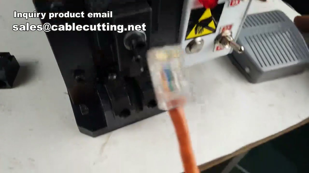 Macchina per stampaggio connettori RJ45 Cat6e | Produzione cavi di rete professionali