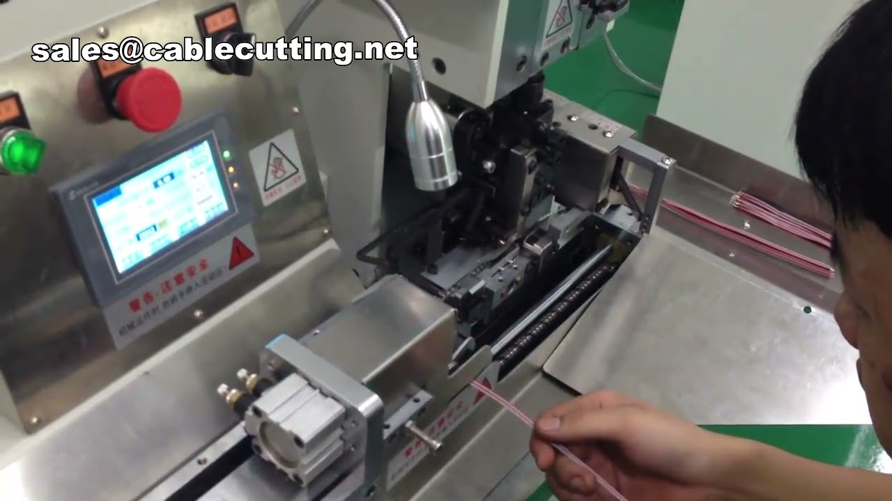 Macchina Crimpatrice per Cavi Piatti e Connettori Antenna TV - Rimozione e Assemblaggio Terminali
