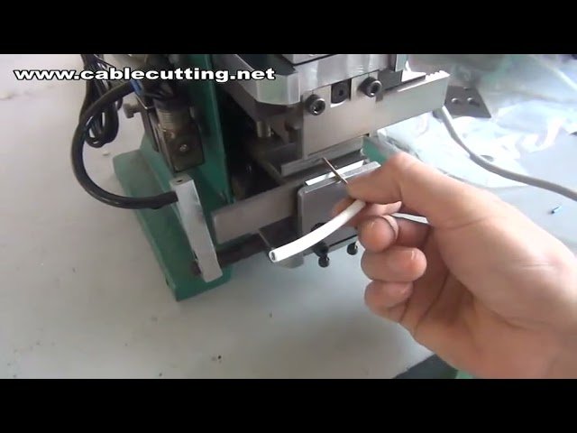 Macchina Semi Automatica per Spellare Cavi – Pelacavi e Attorcigliatore Professionale