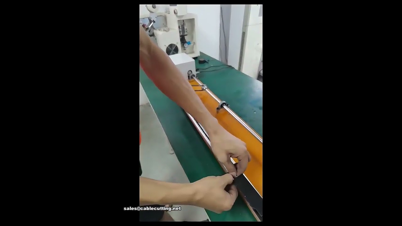 Avvolgitrice semiautomatica per cavi PVC - avvolgimento completo a nastro