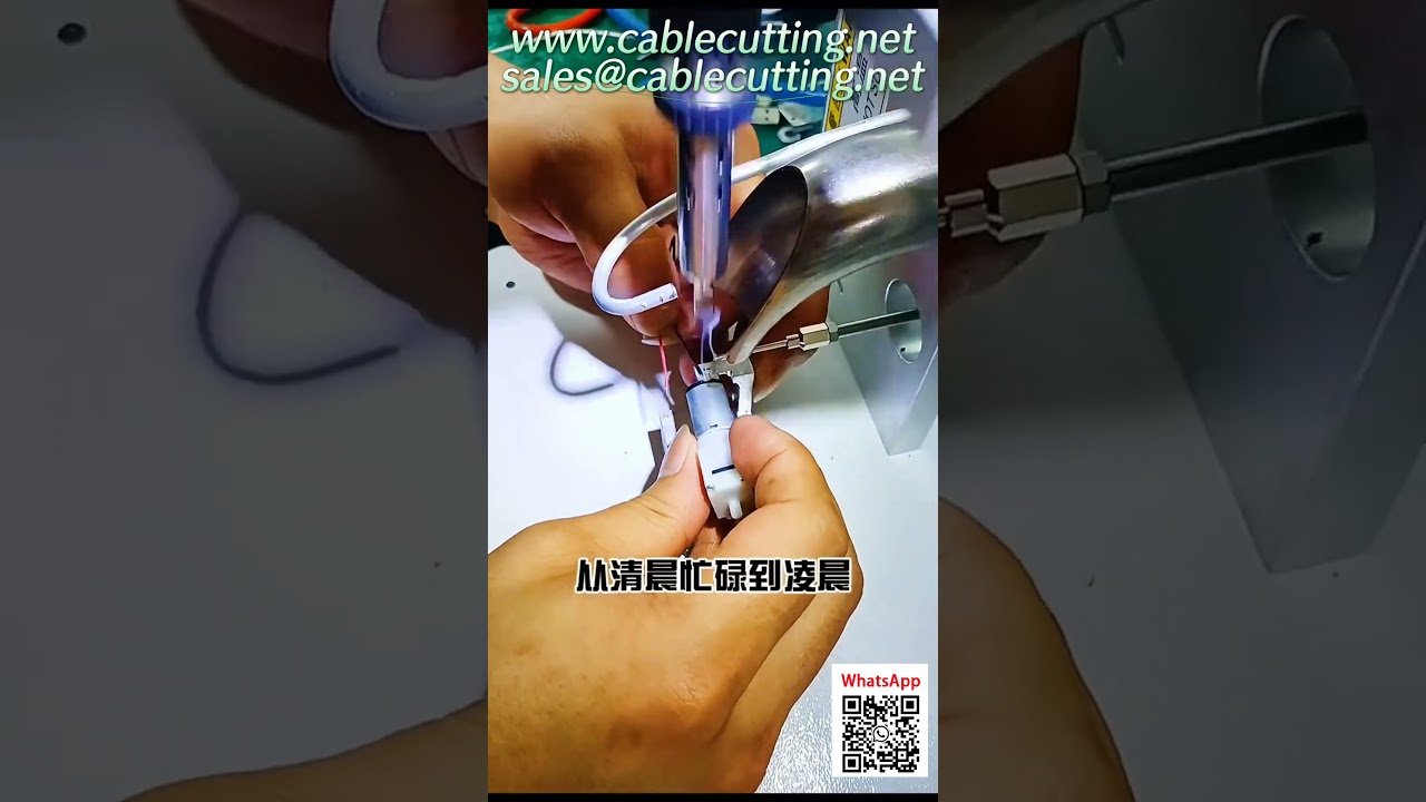 Macchina automatica per spellare e tagliare cavi: soluzione di automazione industriale