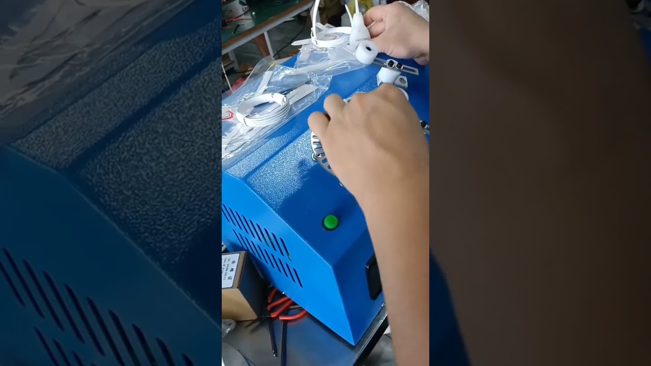 Macchina avvolgitrice per cavi dati e cartoncino - Automazione industriale #macchina #fabbrica