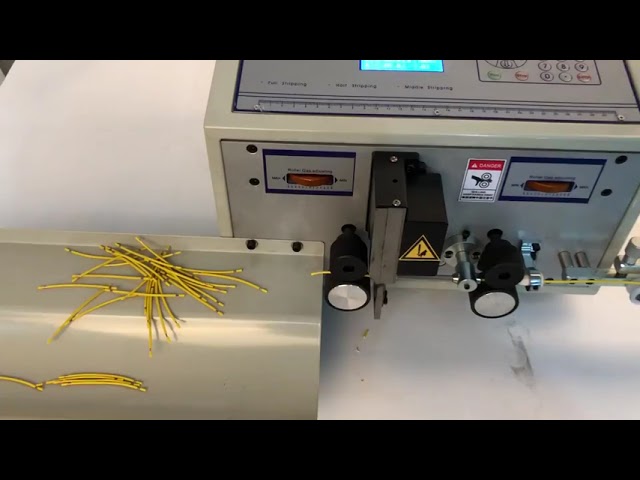 Macchina automatica per spelatura e taglio cavi: lavorazione precisa e veloce
