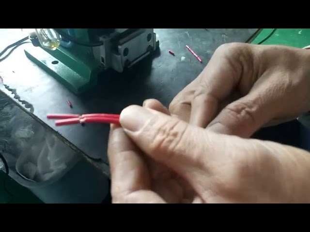 Spelafili Pneumatico Verticale: Macchina Industriale per Spelatura Precisa