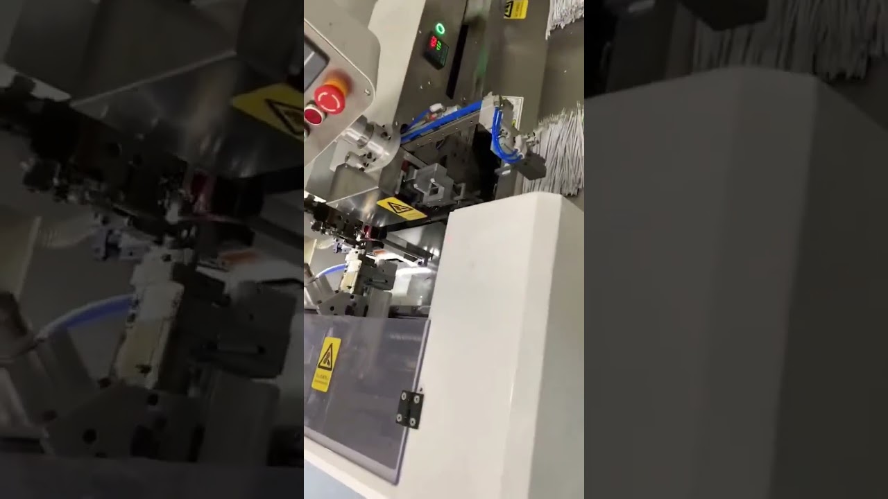 Macchina automatica per stagnatura e crimpatura a doppia testa | Strippaggio cavi e automazione #macchina #strippatriceCavi #fabbrica