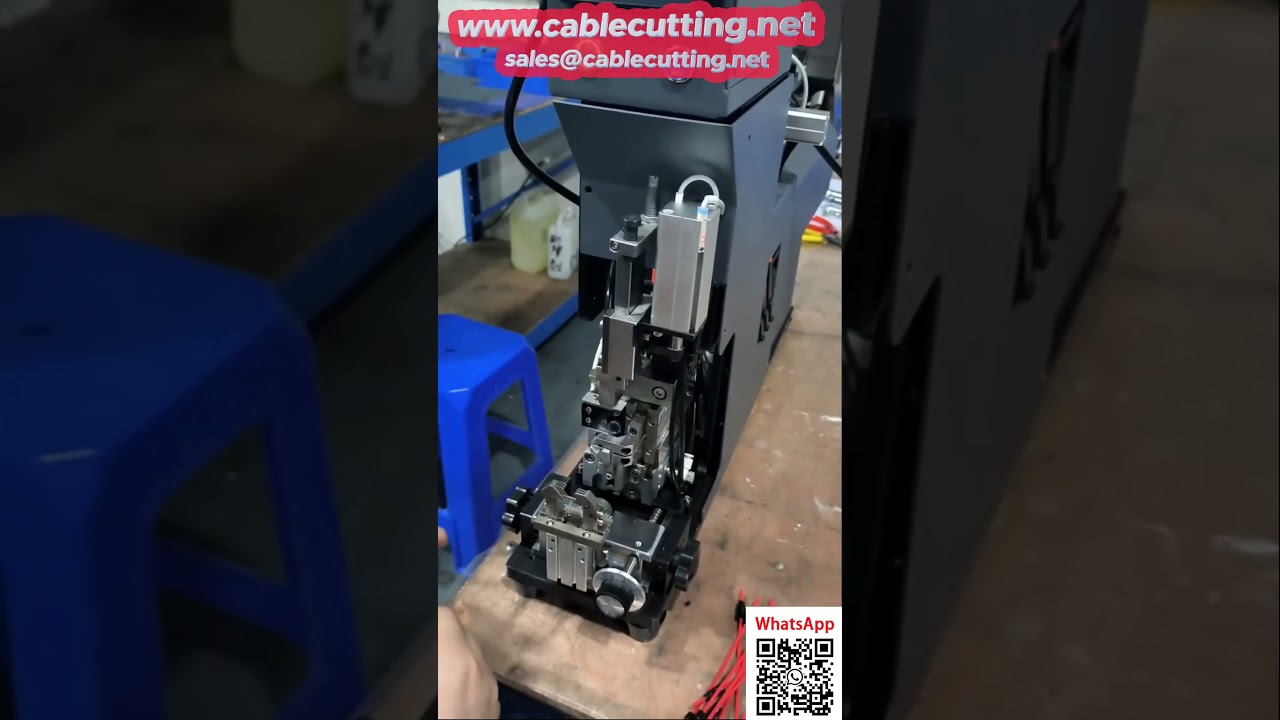 Macchina semiautomatica per inserimento sigilli impermeabili con alimentazione automatica